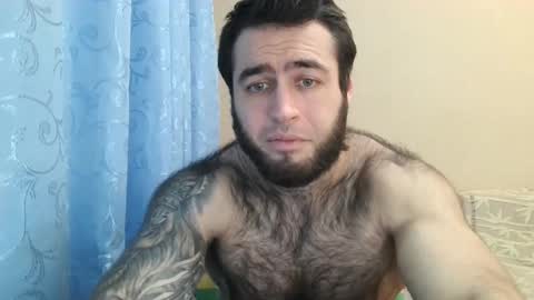 Snapshot of aaron_royal chatting on 01/15/25, 06:51 Davin tayl online show from 01/15/25, 06:51