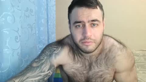 Snapshot of aaron_royal chatting on 01/26/25, 06:06 Davin tayl online show from 01/26/25, 06:06