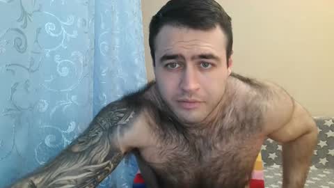 Snapshot of aaron_royal chatting on 02/11/25, 06:33 Davin tayl online show from 02/11/25, 06:33