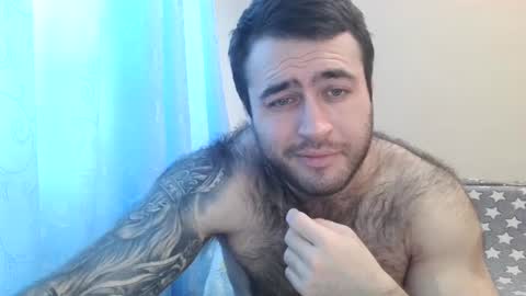 Snapshot of aaron_royal chatting on 03/06/25, 05:14 Davin tayl online show from 03/06/25, 05:14