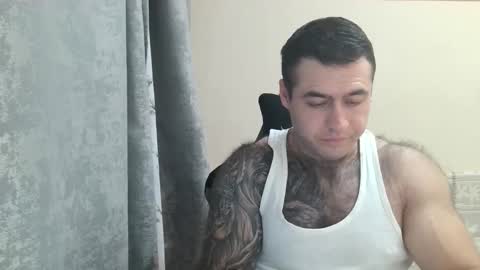 Snapshot of aaron_royal chatting on 09/13/25, 04:40 Davin tayl online show from 09/13/25, 04:40