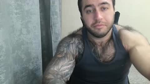 Snapshot of aaron_royal chatting on 10/04/25, 04:27 Davin tayl online show from 10/04/25, 04:27