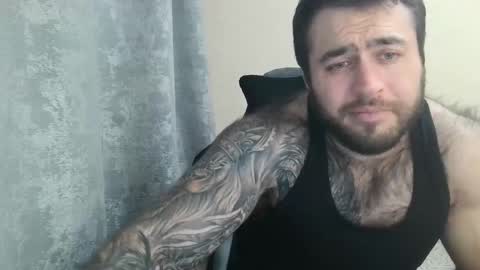 Snapshot of aaron_royal chatting on 10/18/25, 04:19 Davin tayl online show from 10/18/25, 04:19