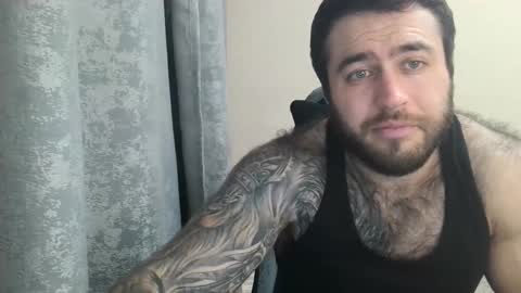 Snapshot of aaron_royal chatting on 10/20/25, 04:29 Davin tayl online show from 10/20/25, 04:29