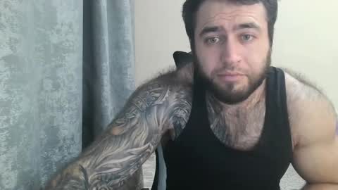 Snapshot of aaron_royal chatting on 10/27/25, 04:33 Davin tayl online show from 10/27/25, 04:33