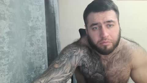 Snapshot of aaron_royal chatting on 10/29/25, 03:25 Davin tayl online show from 10/29/25, 03:25