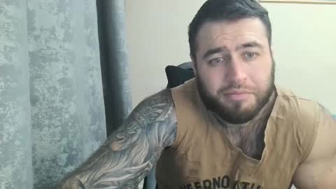 Snapshot of aaron_royal chatting on 11/01/25, 04:42 Davin tayl online show from 11/01/25, 04:42