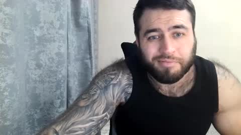 Snapshot of aaron_royal chatting on 11/09/25, 04:05 Davin tayl online show from 11/09/25, 04:05