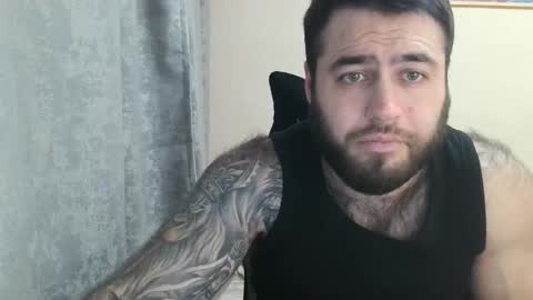 Snapshot of aaron_royal chatting on 11/11/25, 05:24 Davin tayl online show from 11/11/25, 05:24