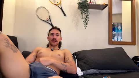 Snapshot of aaron_wheel chatting on 05/16/26, 05:12 aaron_wheel online show from 05/16/26, 05:12