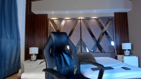 Aaron online show from 12/06/24, 12:23