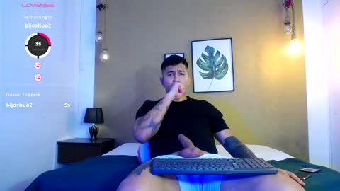 Snapshot of aaron_williams09 chatting on 03/05/25, 10:00 Your aron online show from 03/05/25, 10:00