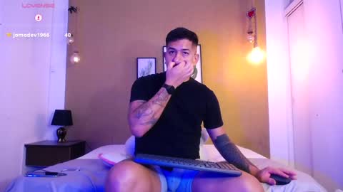 Snapshot of aaron_williams09 chatting on 03/07/25, 06:46 Your aron online show from 03/07/25, 06:46