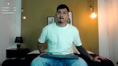 Snapshot of aaron_williams09 chatting on 03/08/25, 06:32 Your aron online show from 03/08/25, 06:32