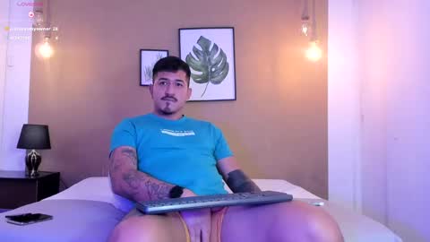 Snapshot of aaron_williams09 chatting on 03/09/25, 10:08 Your aron online show from 03/09/25, 10:08