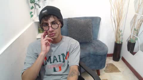 Snapshot of aaronbeer_ chatting on 02/13/26, 11:50 Aaron online show from 02/13/26, 11:50