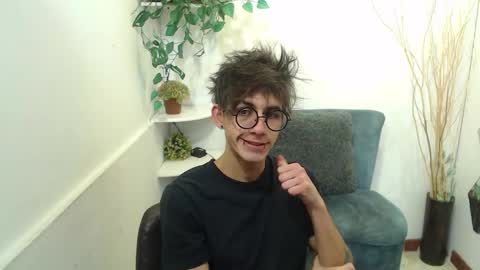 Snapshot of aaronbeer_ chatting on 02/18/26, 11:50 Aaron online show from 02/18/26, 11:50