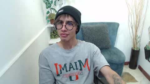 Snapshot of aaronbeer_ chatting on 02/23/26, 11:29 Aaron online show from 02/23/26, 11:29