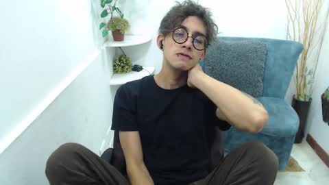 Snapshot of aaronbeer_ chatting on 02/27/26, 11:54 Aaron online show from 02/27/26, 11:54