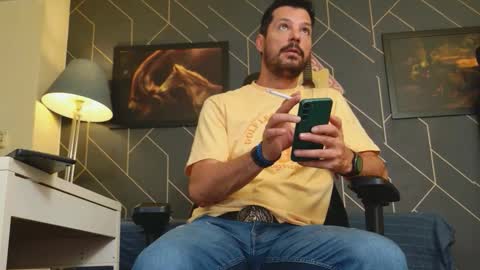 Aaron online show from 09/08/25, 06:40