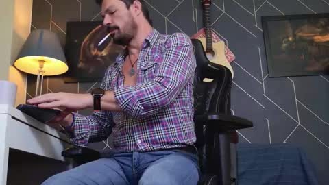 Aaron online show from 11/14/25, 04:33