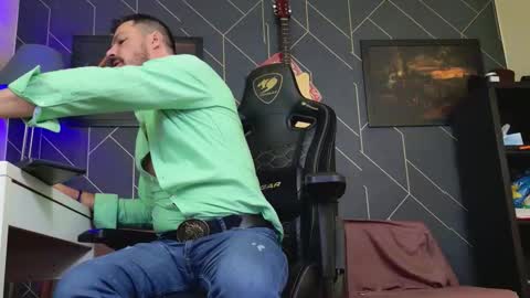 Aaron online show from 12/05/25, 05:49