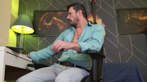 Aaron online show from 01/11/26, 01:16