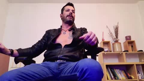 Aaron online show from 04/11/26, 07:51