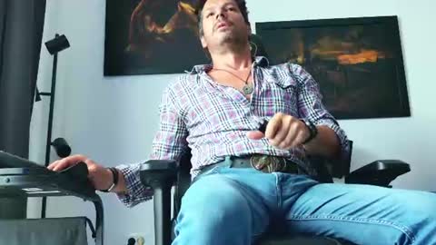 Snapshot of aaronbomer chatting on 07/09/26, 07:45 Aaron online show from 07/09/26, 07:45