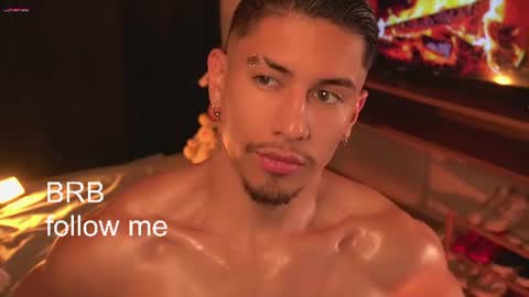 Snapshot of aaronfox_ chatting on 06/17/26, 12:57 AARON online show from 06/17/26, 12:57