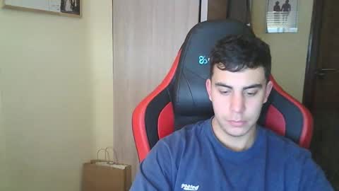 Snapshot of aaronlavine chatting on 02/18/25, 04:37 aaronlavine online show from 02/18/25, 04:37