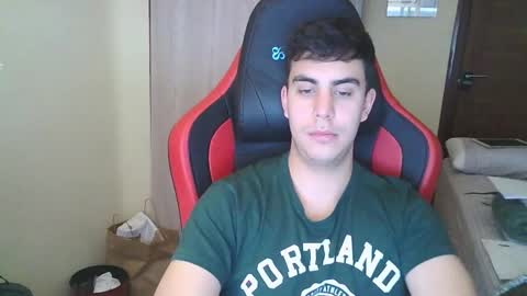 Snapshot of aaronlavine chatting on 03/06/25, 04:38 aaronlavine online show from 03/06/25, 04:38