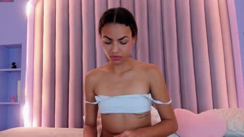 Snapshot of aashleytaylor chatting on 02/02/25, 05:48 AASHLEY online show from 02/02/25, 05:48