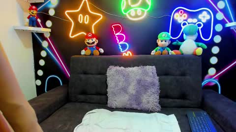 Snapshot of aashleytaylor chatting on 02/11/25, 11:43 AASHLEY online show from 02/11/25, 11:43