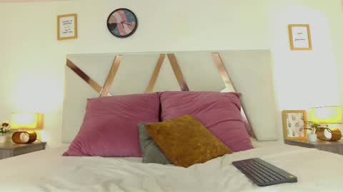 Snapshot of aashleytaylor chatting on 03/03/25, 06:01 AASHLEY online show from 03/03/25, 06:01