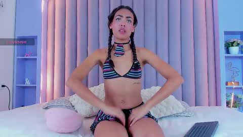 Snapshot of aashleytaylor chatting on 03/12/25, 07:49 AASHLEY online show from 03/12/25, 07:49