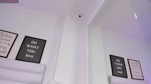 abbey_walker online show from 12/20/25, 11:17