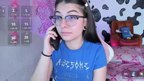 Snapshot of abbie_senjen chatting on 10/11/25, 06:06 April online show from 10/11/25, 06:06