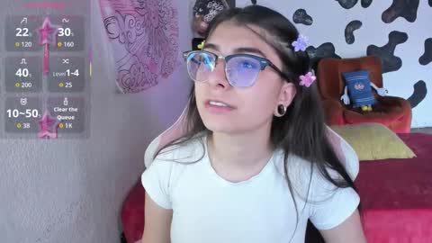 Snapshot of abbie_senjen chatting on 10/22/25, 03:12 April online show from 10/22/25, 03:12