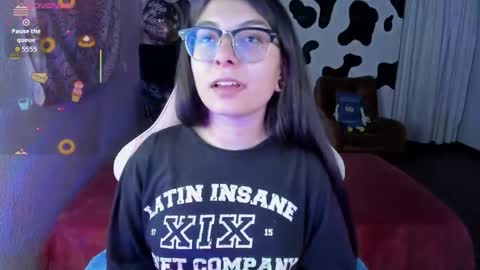 Snapshot of abbie_senjen chatting on 10/30/25, 02:24 April online show from 10/30/25, 02:24