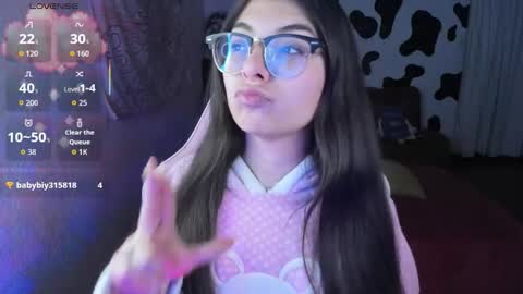 Snapshot of abbie_senjen chatting on 11/04/25, 05:17 April online show from 11/04/25, 05:17