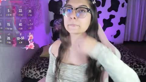 Snapshot of abbie_senjen chatting on 12/02/25, 02:06 April online show from 12/02/25, 02:06