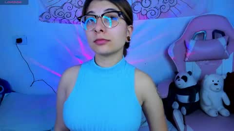 Snapshot of abbie_senjen chatting on 05/14/26, 05:47 April online show from 05/14/26, 05:47