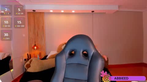 Snapshot of abbieedmond chatting on 02/19/25, 04:23 Abbie Edmond online show from 02/19/25, 04:23