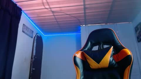 Snapshot of abbiprada chatting on 09/30/25, 07:19 abbiprada online show from 09/30/25, 07:19