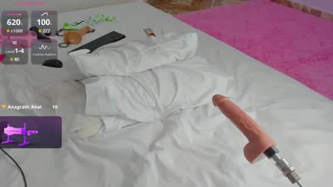 Snapshot of abby_anderson_ chatting on 12/18/24, 04:39   .   .   online show from 12/18/24, 04:39