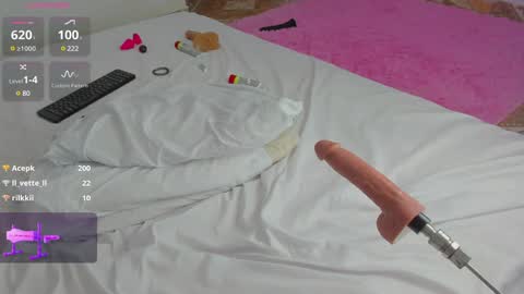 Snapshot of abby_anderson_ chatting on 02/01/25, 10:44   .   .   online show from 02/01/25, 10:44