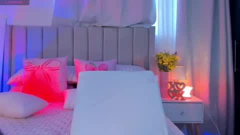 abby_blue01 online show from 03/19/26, 10:47