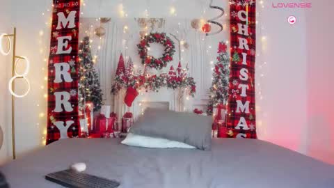 Snapshot of abby_evans05 chatting on 12/20/25, 11:56 Abby online show from 12/20/25, 11:56