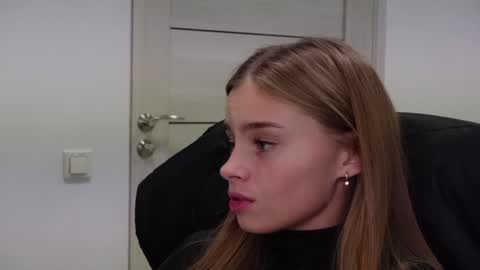 ABBY LAKER online show from 01/11/25, 12:01